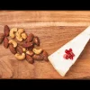 Acacia Heirloom Board w/ Handle Skinny | 34 X 6"-Maple Best