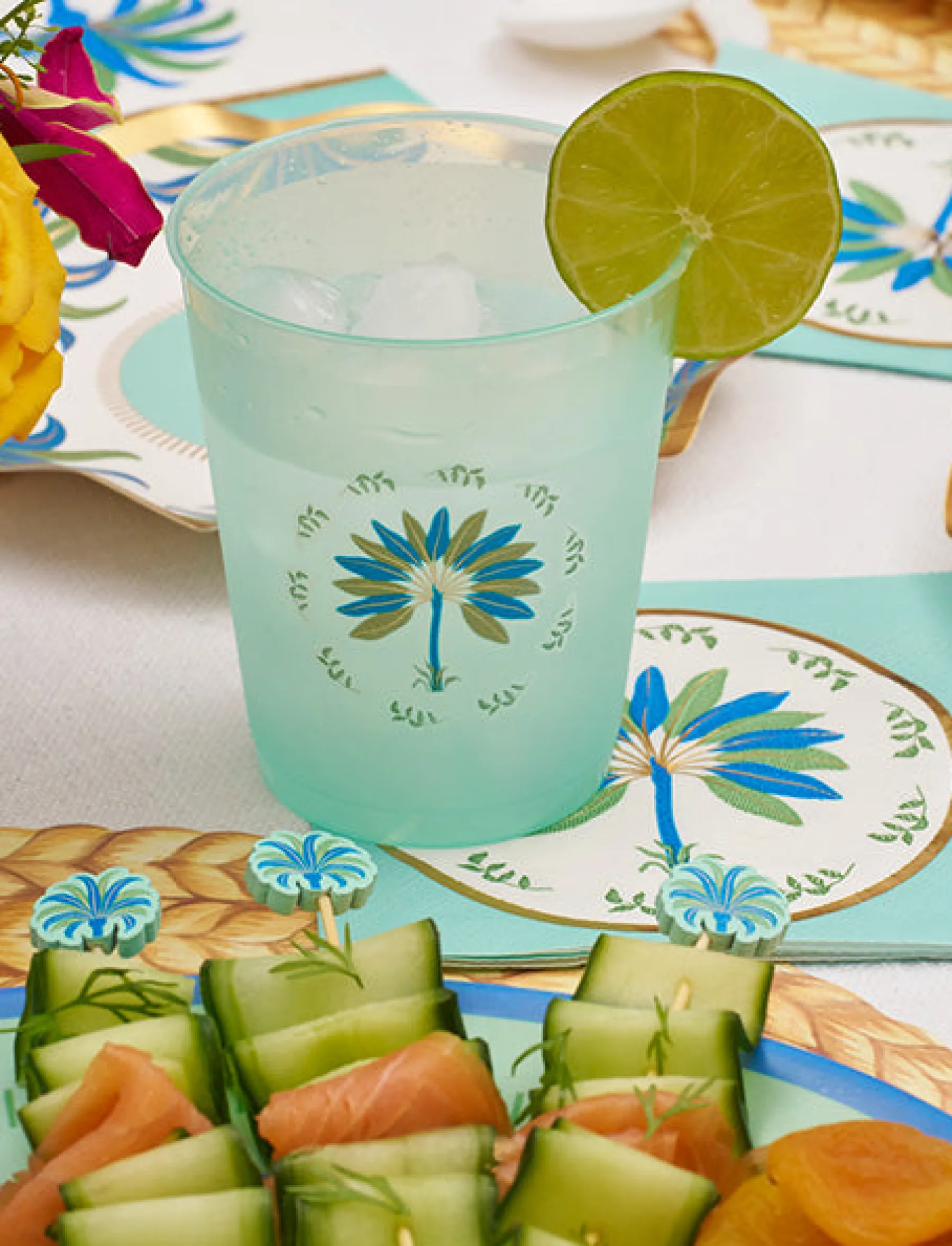 Preppy Palm Table Setting-Sophistiplate Fashion