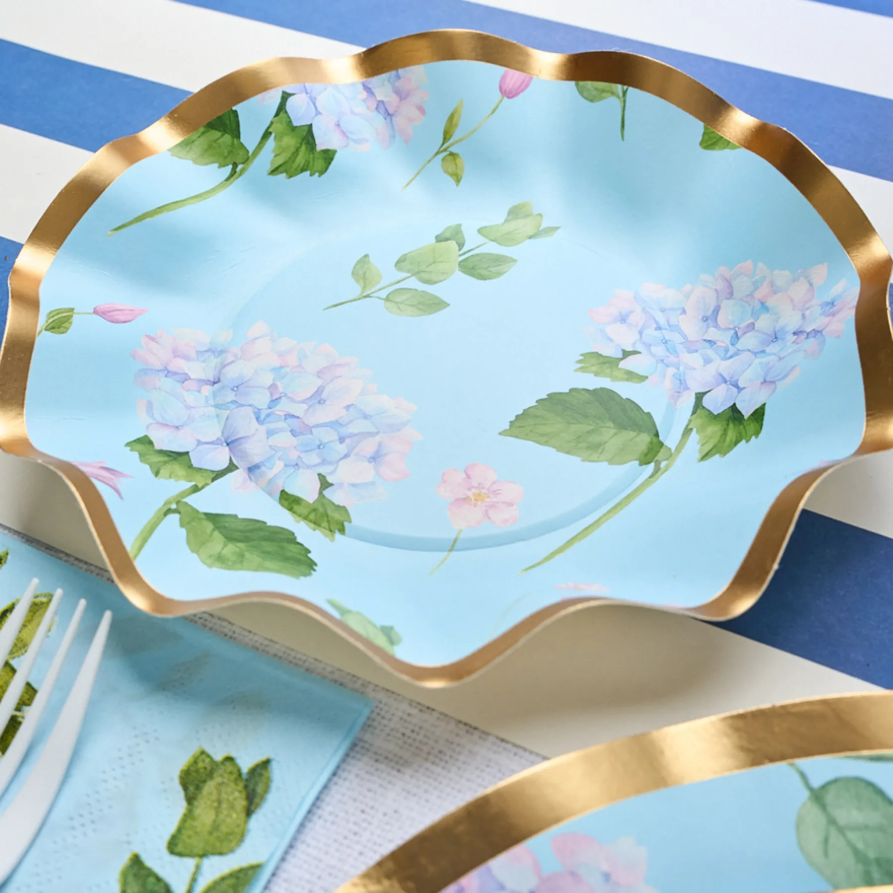 The Ultimate Summer Tablescape: Hydrangea-Sophistiplate LLC Clearance